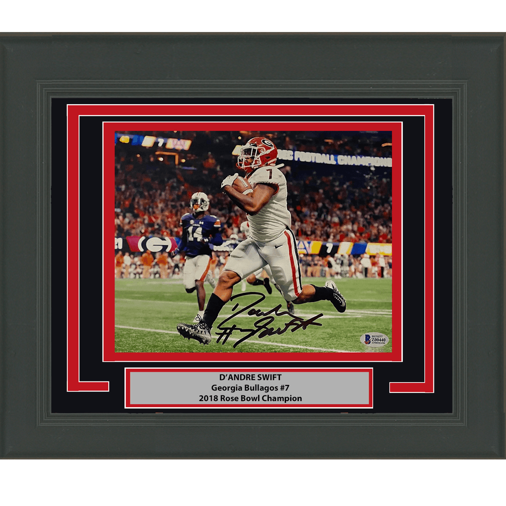 Framed Autographed/Signed D'Andre Swift Georgia Bulldogs 8x10 College Football Photo Beckett BAS COA #1