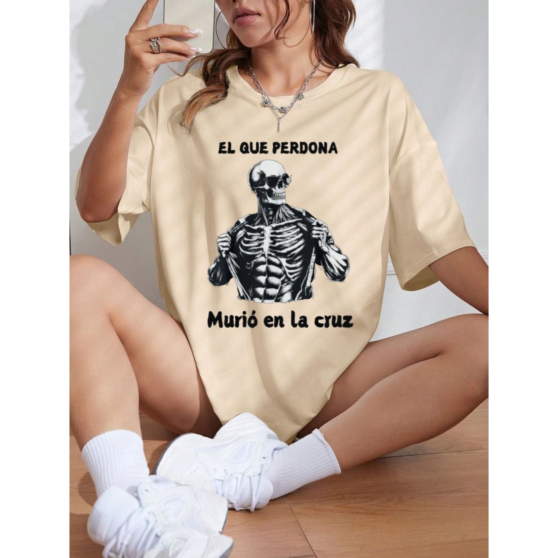 "Chidas Gym" Funny Mexican Slang T-Shirt – Sarcastic Skull Graphic Top, Retro Chicano Style Streetwear for Men & Women