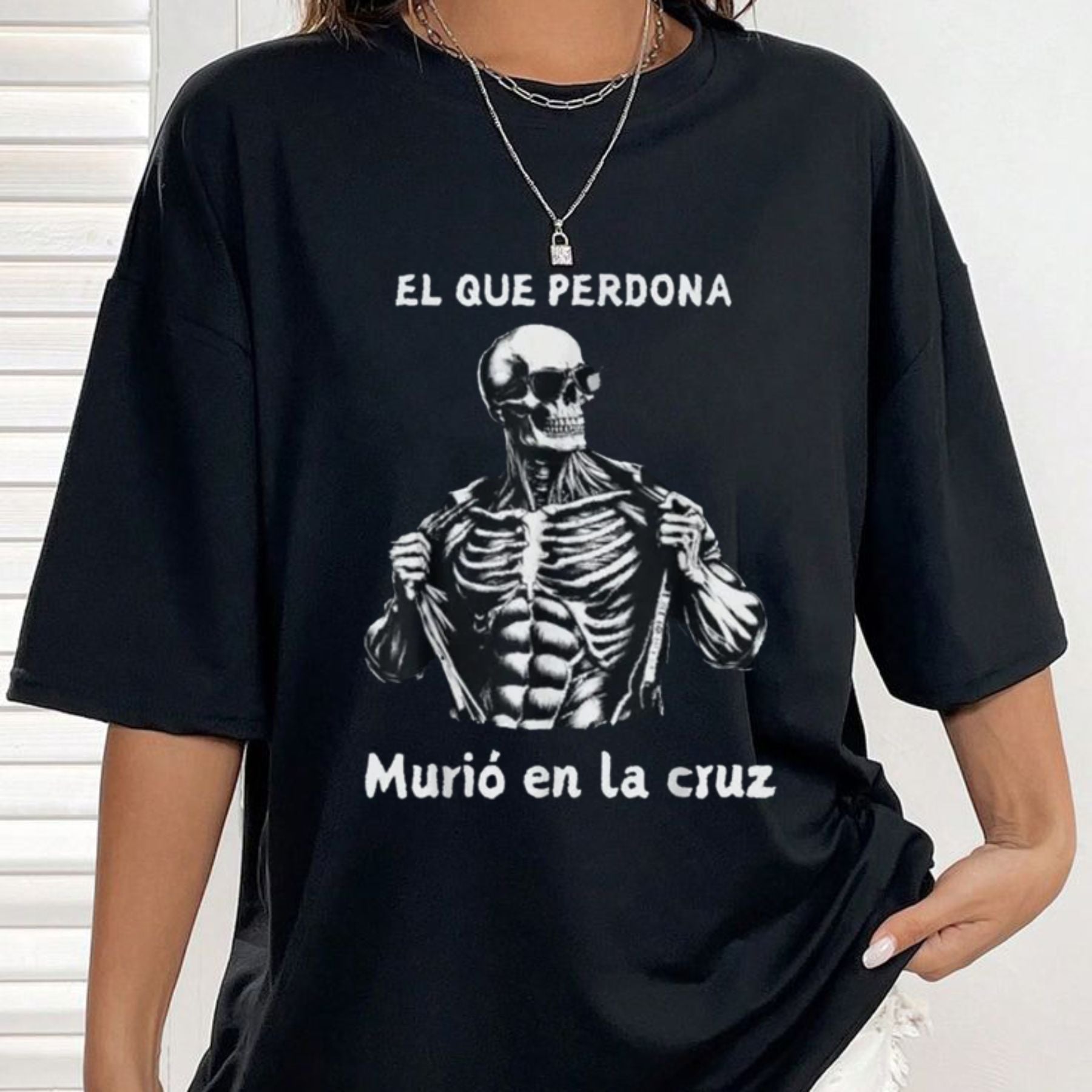 "Chidas Gym" Funny Mexican Slang T-Shirt – Sarcastic Skull Graphic Top, Retro Chicano Style Streetwear for Men & Women