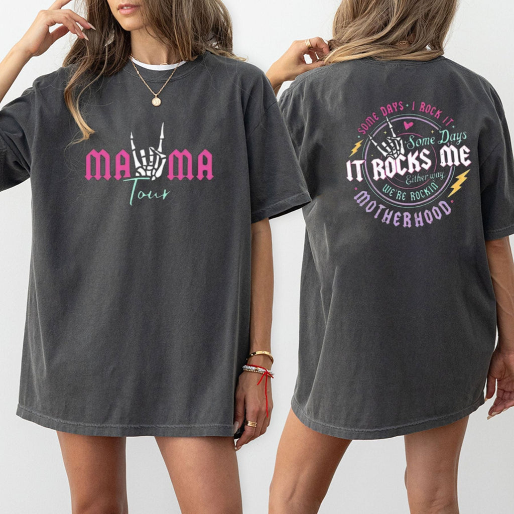 Mama Tour “It Rocks Me” T-Shirt – Retro Music Mom Graphic Tee, Unisex Cotton Shirt
