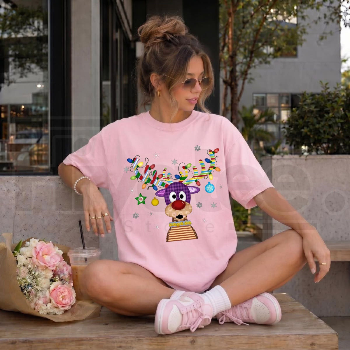 Funny Cute Reindeer Christmas T-Shirt – Holiday Graphic Unisex Cotton Tee