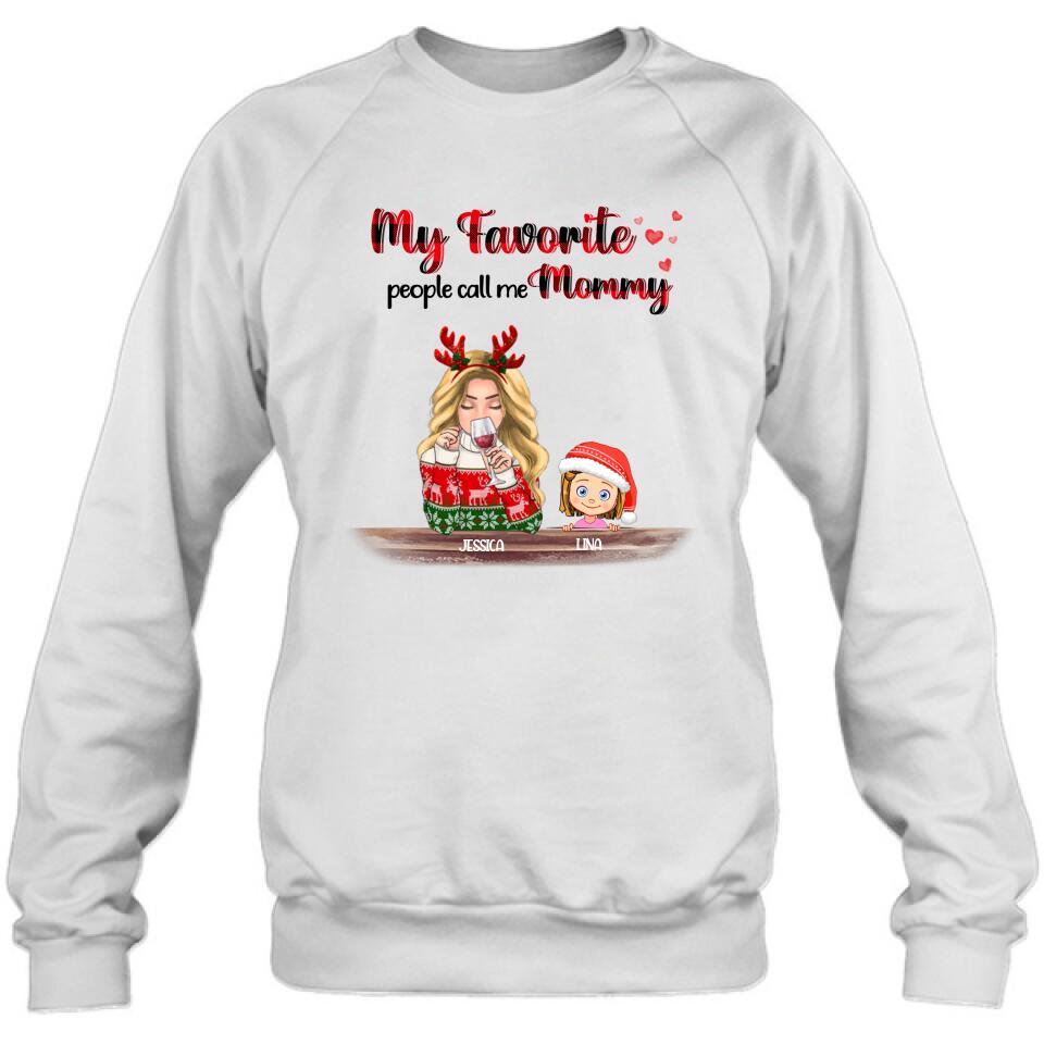Personalized Mommy And Kids Xmas Sweatshirt/Hoodie/T-Shirt - Mom With Up to 5 Kids - Christmas Gift For Mom - T1IGHH