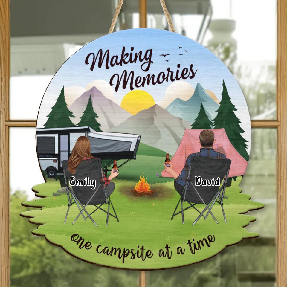 Personalized Camping Couple Wooden Sign - Up to 4 Dogs - Christmas Gift Idea For Camping Lovers/Dog/Cat Lovers - Making Memories One Campsite At A Time