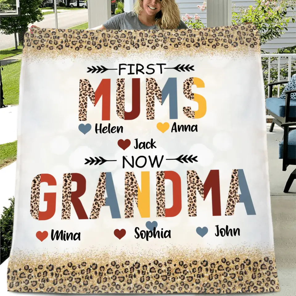 Personalized Grandma Fleece Throw Blanket/Quilt - Up to 4 Kids And 8 Grandkids - Mother's Day Gift Idea for Grandma - First Mom Now Nana Kid And Grandkids