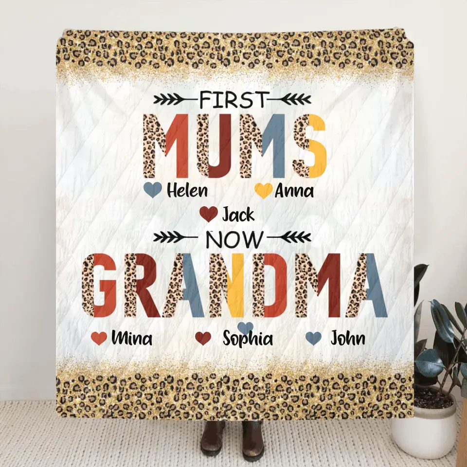 Personalized Grandma Fleece Throw Blanket/Quilt - Up to 4 Kids And 8 Grandkids - Mother's Day Gift Idea for Grandma - First Mom Now Nana Kid And Grandkids