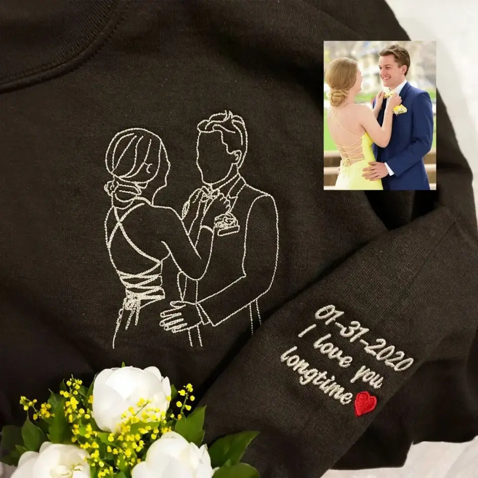 Personalized Embroidered Sweatshirt - Gift Idea for Valentin's Day/Mother's Day/Father's Day