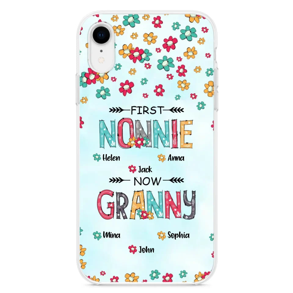 Custom Personalized Grandma Phone Case - Upto 4 Kids And 8 Grandkids - Mother's Day Gift Idea for Grandma - First Mom Now Nana Kid And Grandkids Flower Pattern - Case For iPhone And Samsung