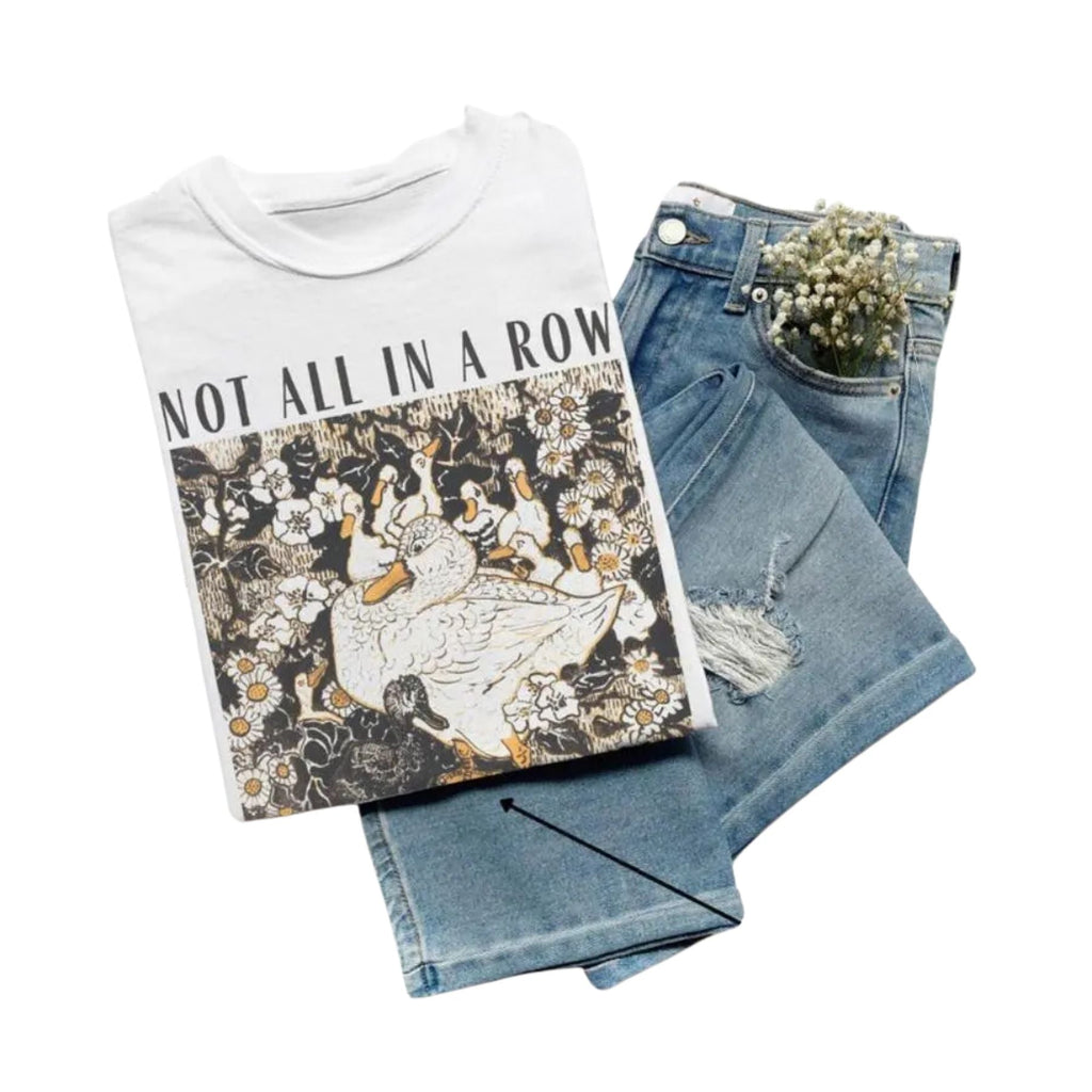 Duck Non Row Shirt – Fun Retro Animal Graphic Tee, Aesthetic Duck Mom Pattern T-Shirt, Cute Vintage Bird Gift for Mom