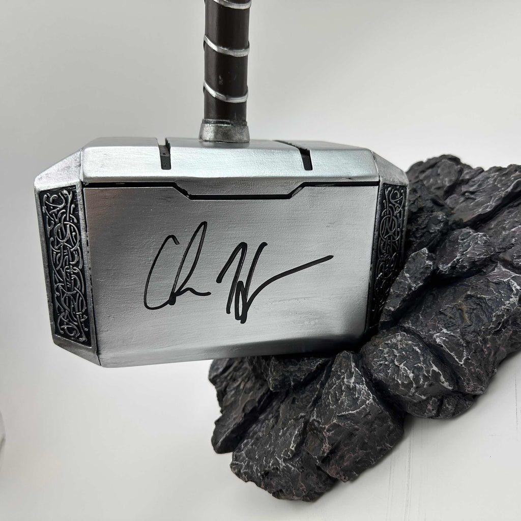 Autographed/Signed Chris Hemsworth Thor Mjolnir 17" Hammer with Base Marvel Avengers Infinity War End Game Replica Movie Prop Beckett BAS COA