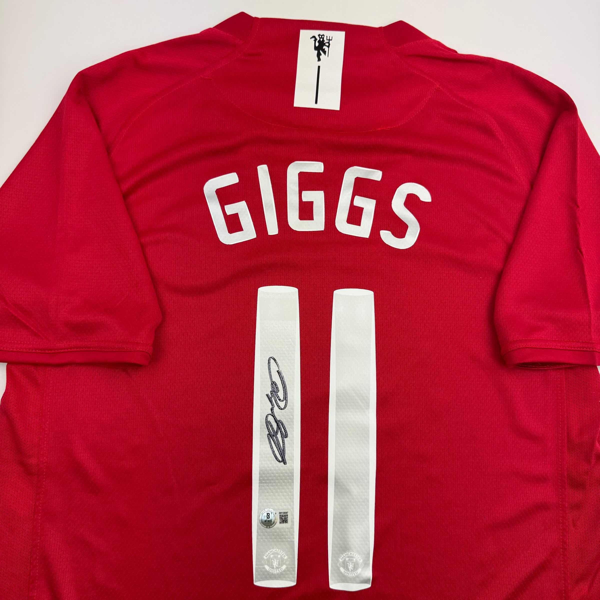 Autographed/Signed Ryan Giggs Manchester United Red Soccer Jersey Beckett BAS COA