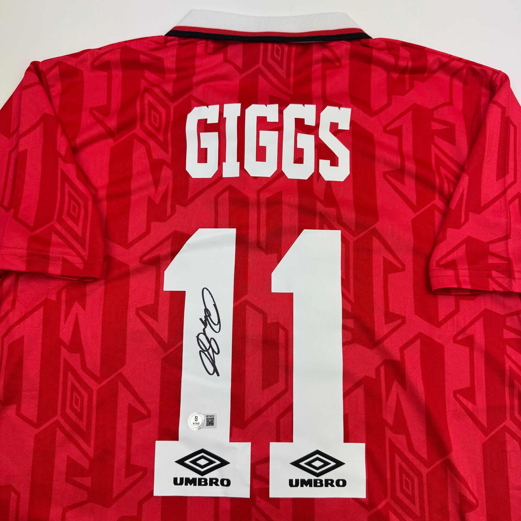 Autographed/Signed Ryan Giggs Manchester United Red Soccer Jersey Beckett BAS COA