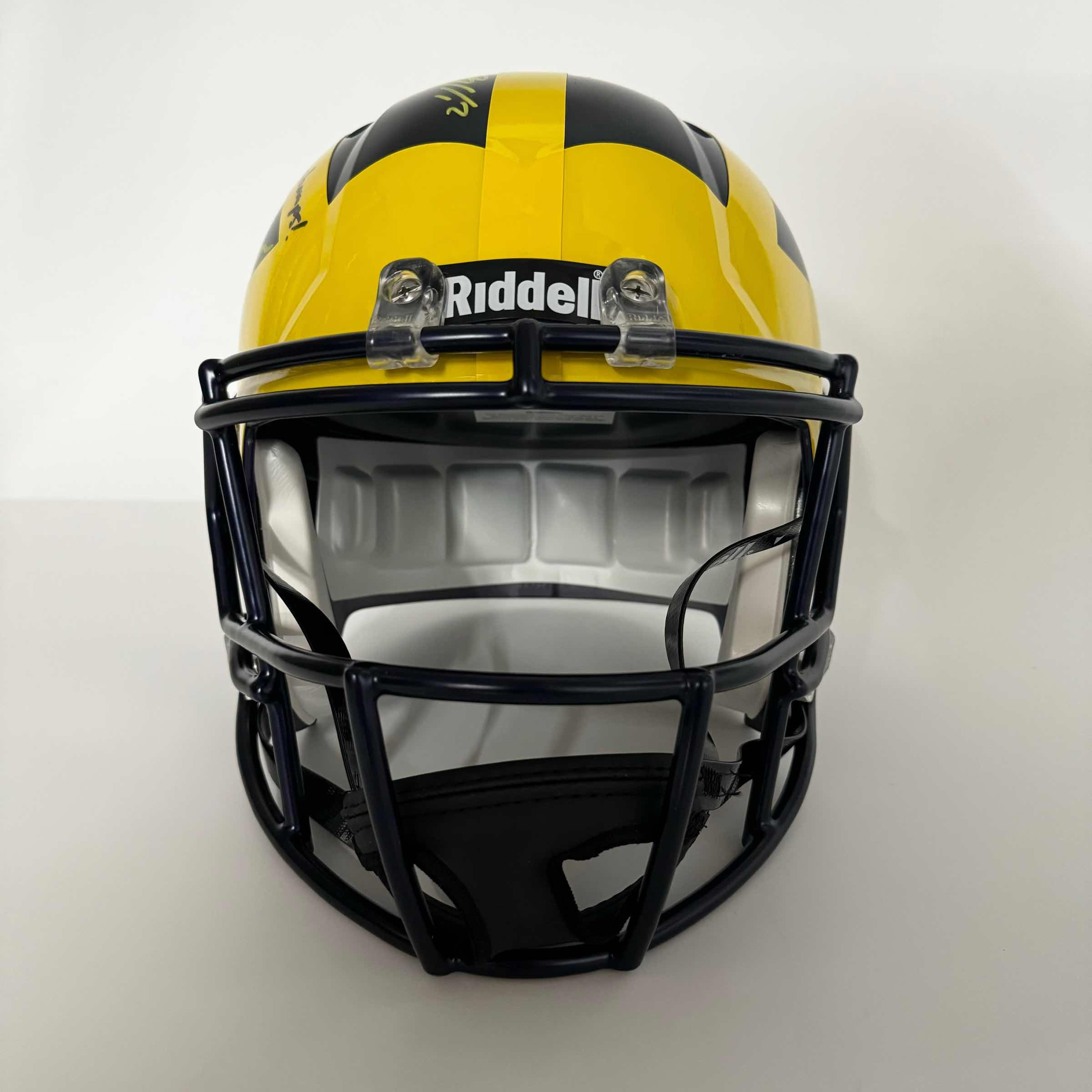 Autographed/Signed 2023 Michigan Wolverines Full-Size Speed Helmet Team-Signed by (17) with J.J. McCarthy, Blake Corum, Roman Wilson, Colston Loveland Beckett BAS COA