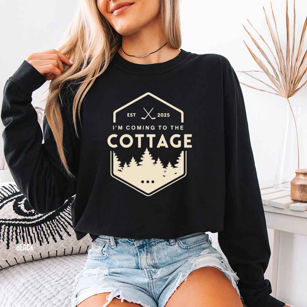 I'm Coming to the Cottage Comfort Colors Long Sleeve – Hockey Romance BookTok Shirt