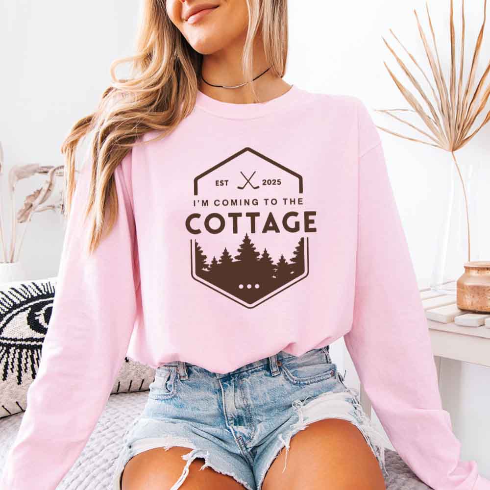 I'm Coming to the Cottage Comfort Colors Long Sleeve – Hockey Romance BookTok Shirt