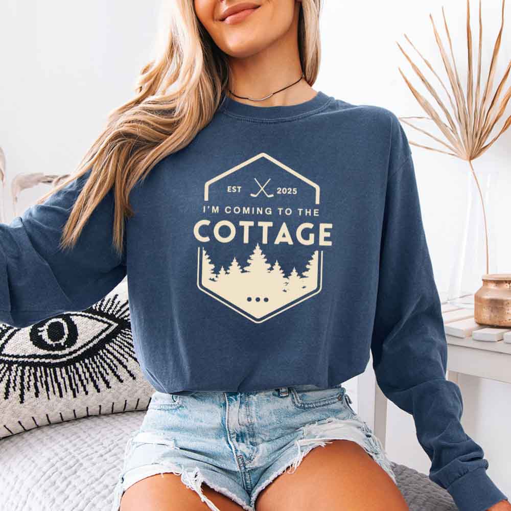 I'm Coming to the Cottage Comfort Colors Long Sleeve – Hockey Romance BookTok Shirt