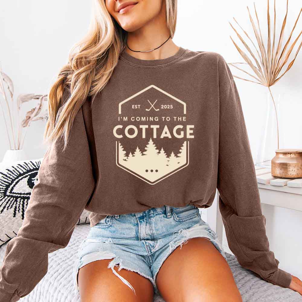 I'm Coming to the Cottage Comfort Colors Long Sleeve – Hockey Romance BookTok Shirt