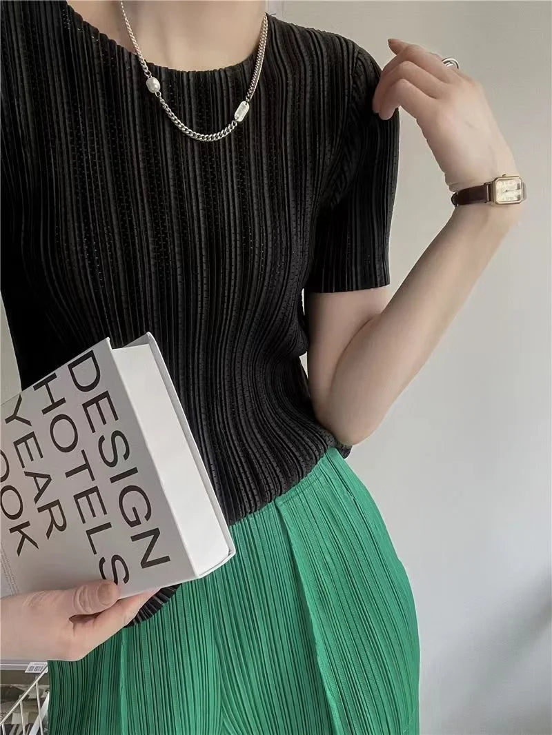 Women's Pleated Short Sleeve Blouse – O-Neck Loose Fit Casual Top for Spring & Summer