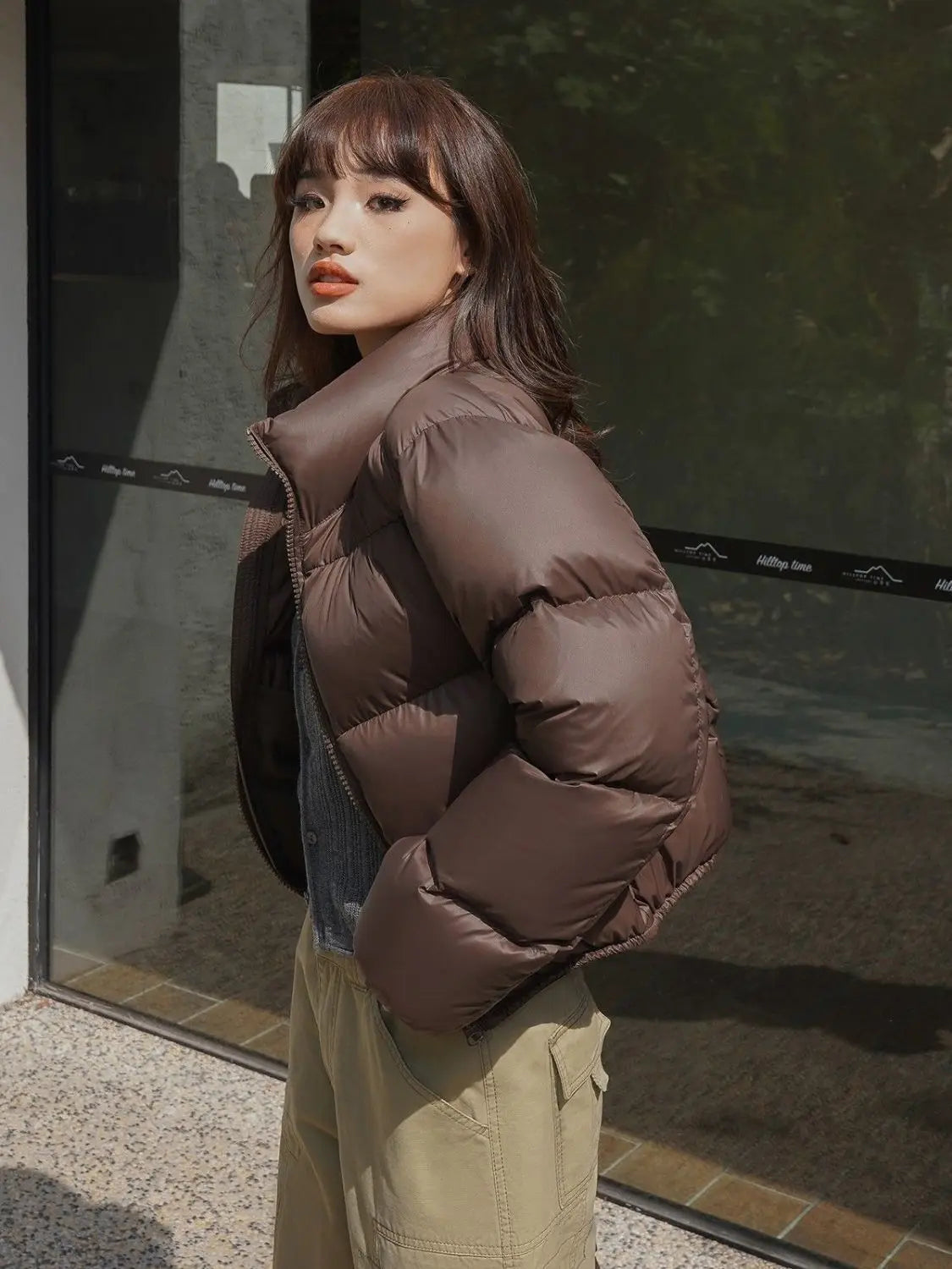 Women's Winter Cropped Puffer Jacket – Warm Padded Zip-Up Coat for Cold Weather