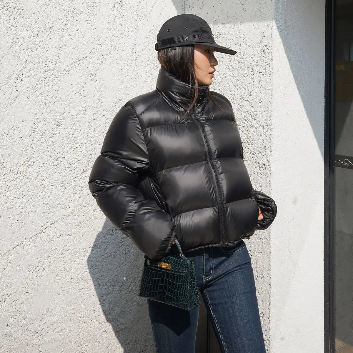 Women's Winter Cropped Puffer Jacket – Warm Padded Zip-Up Coat for Cold Weather