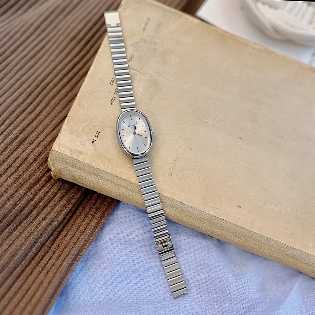 Women's Gold Bracelet Watch – Vintage Luxury Fashion Wristwatch