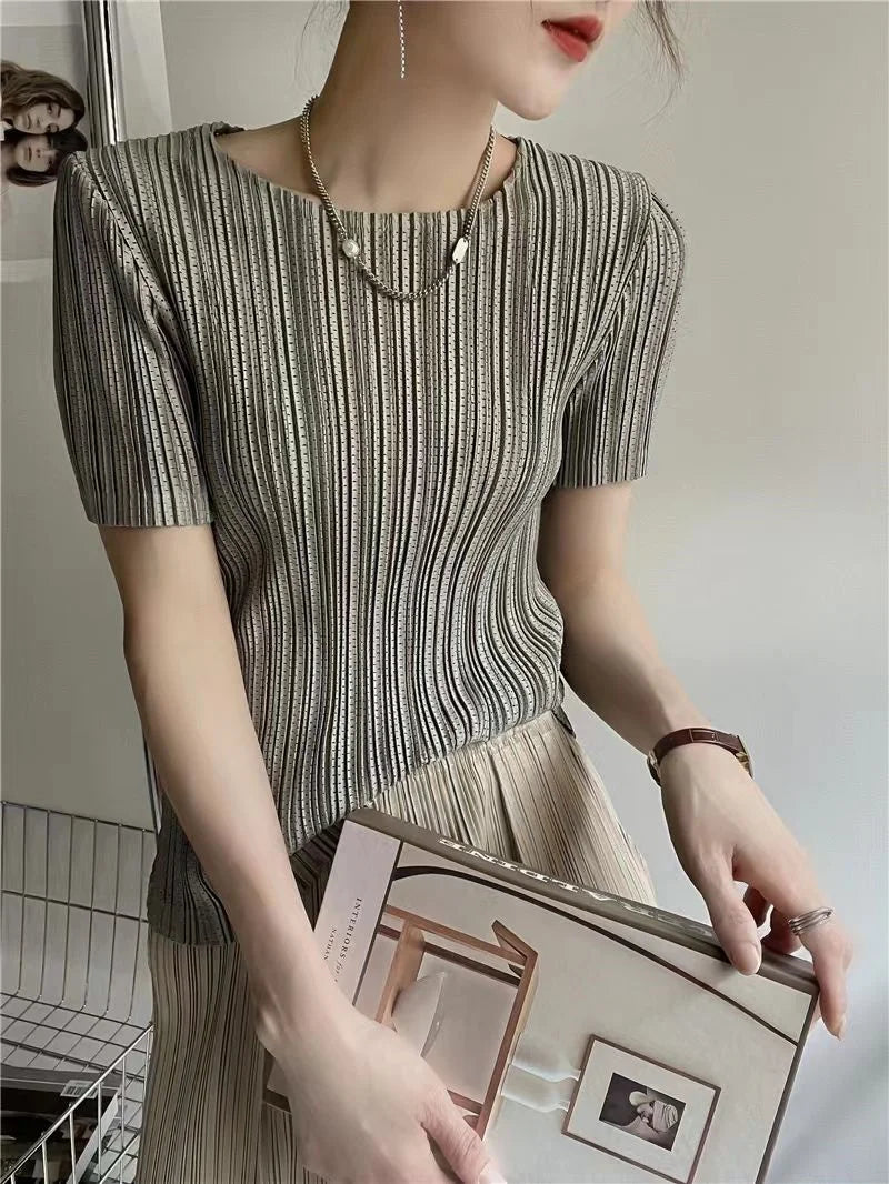 Women's Pleated Short Sleeve Blouse – O-Neck Loose Fit Casual Top for Spring & Summer