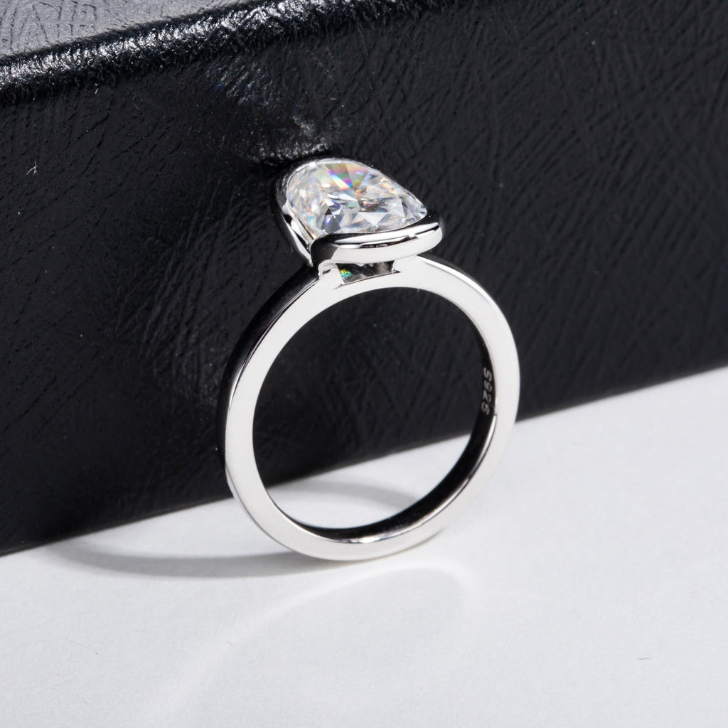 Silver Oval Semi  mount Ring With A 3  carat Fancy shaped Moissanite For Women