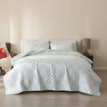 Large Snowflake Quilt - Noemi Collection