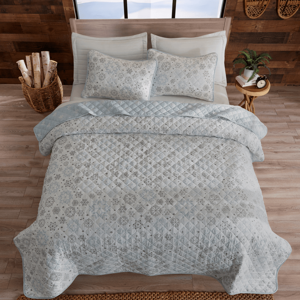 Snowflake Quilt - Nova Collection
