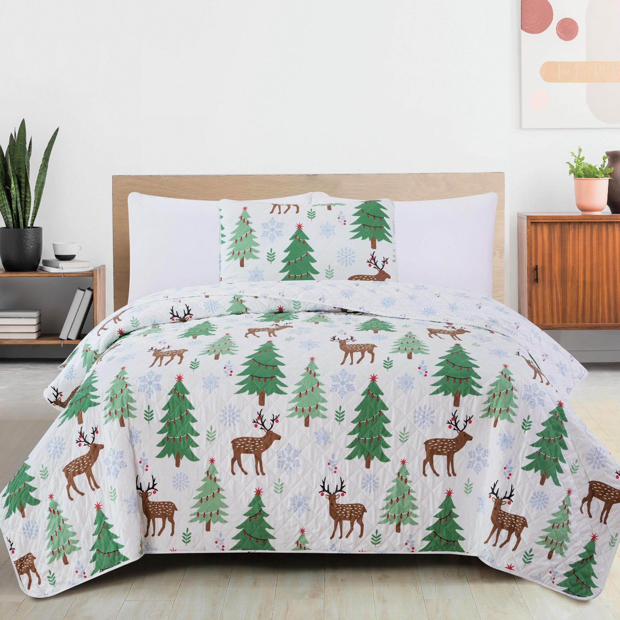 Holiday Quilt - Holly Collection