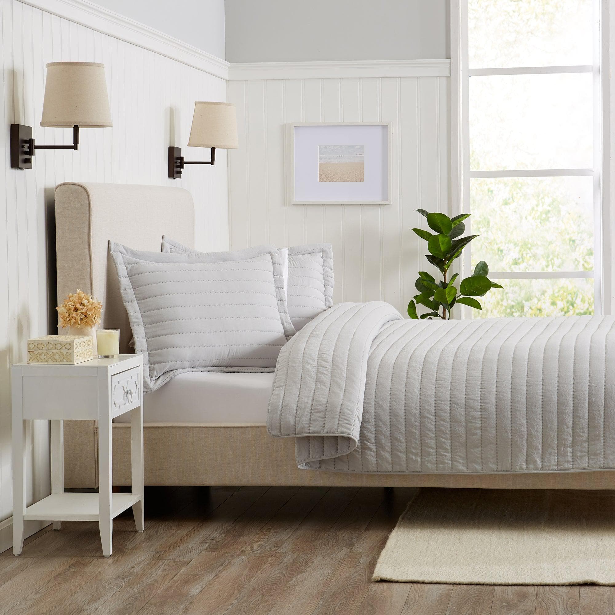 Solid Striped Quilt - Virginia Collection