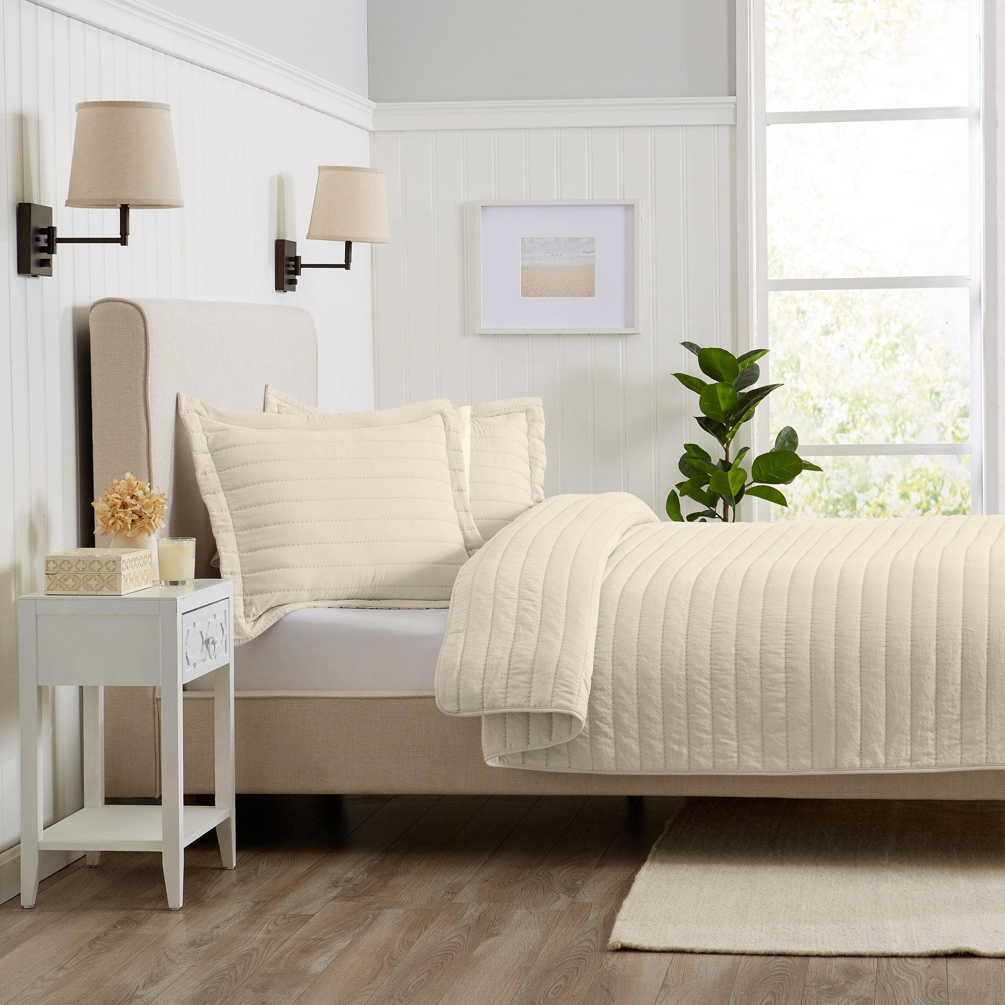 Solid Striped Quilt - Virginia Collection