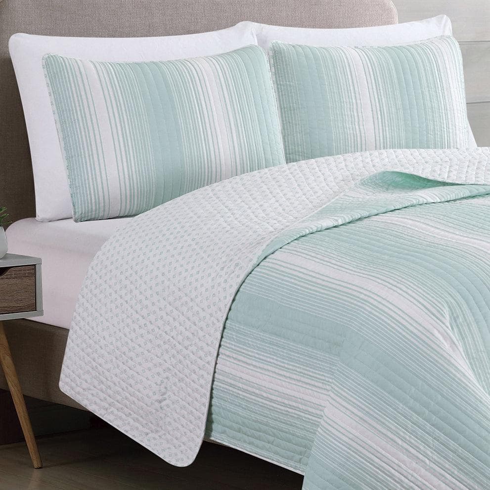 Everette Collection Ombre Striped Quilt Set