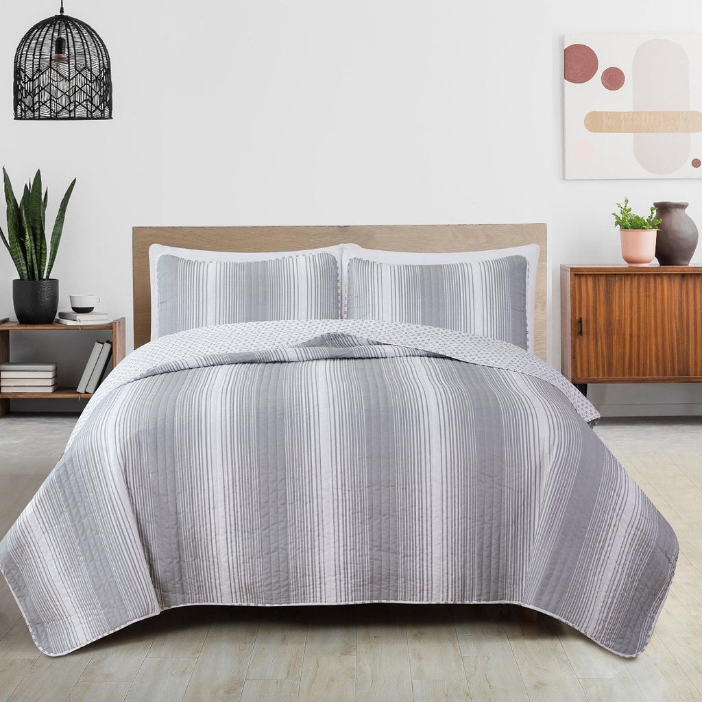 Everette Collection Ombre Striped Quilt Set