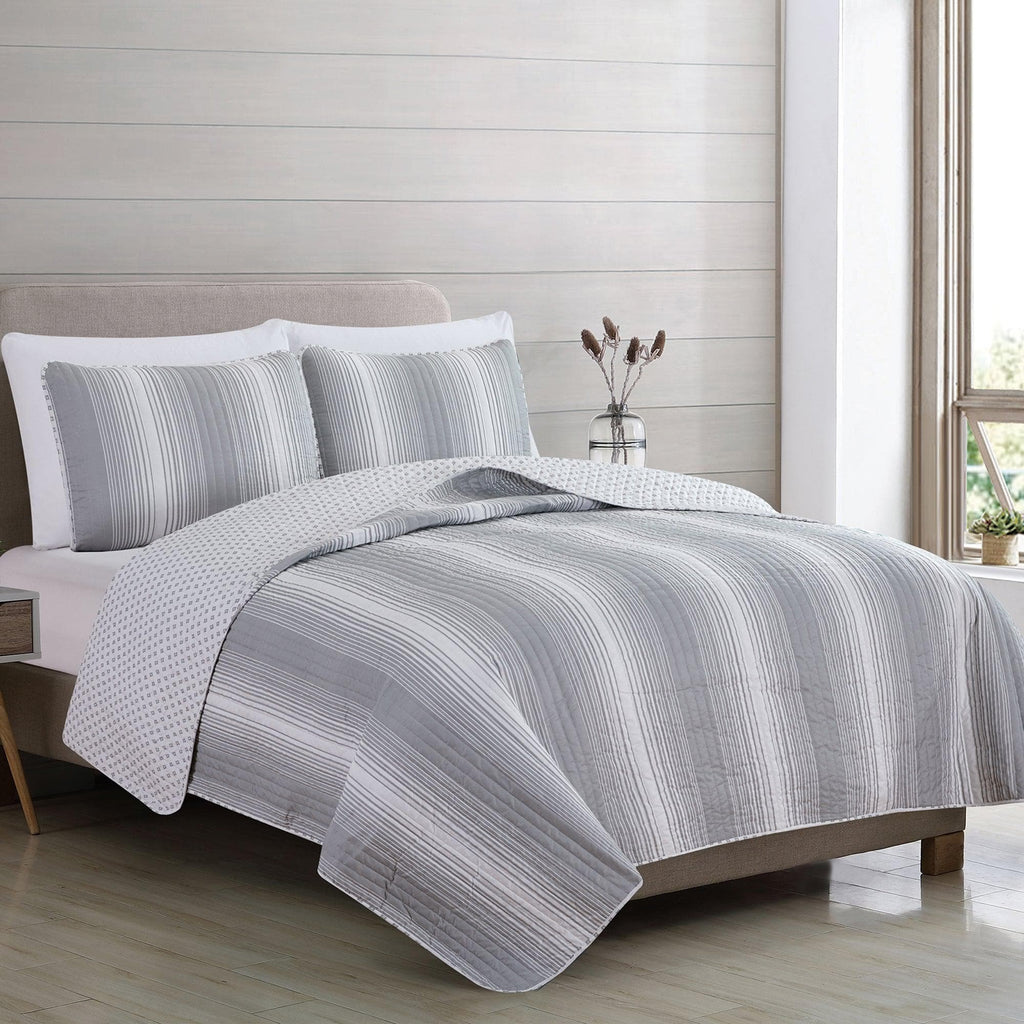 Everette Collection Ombre Striped Quilt Set
