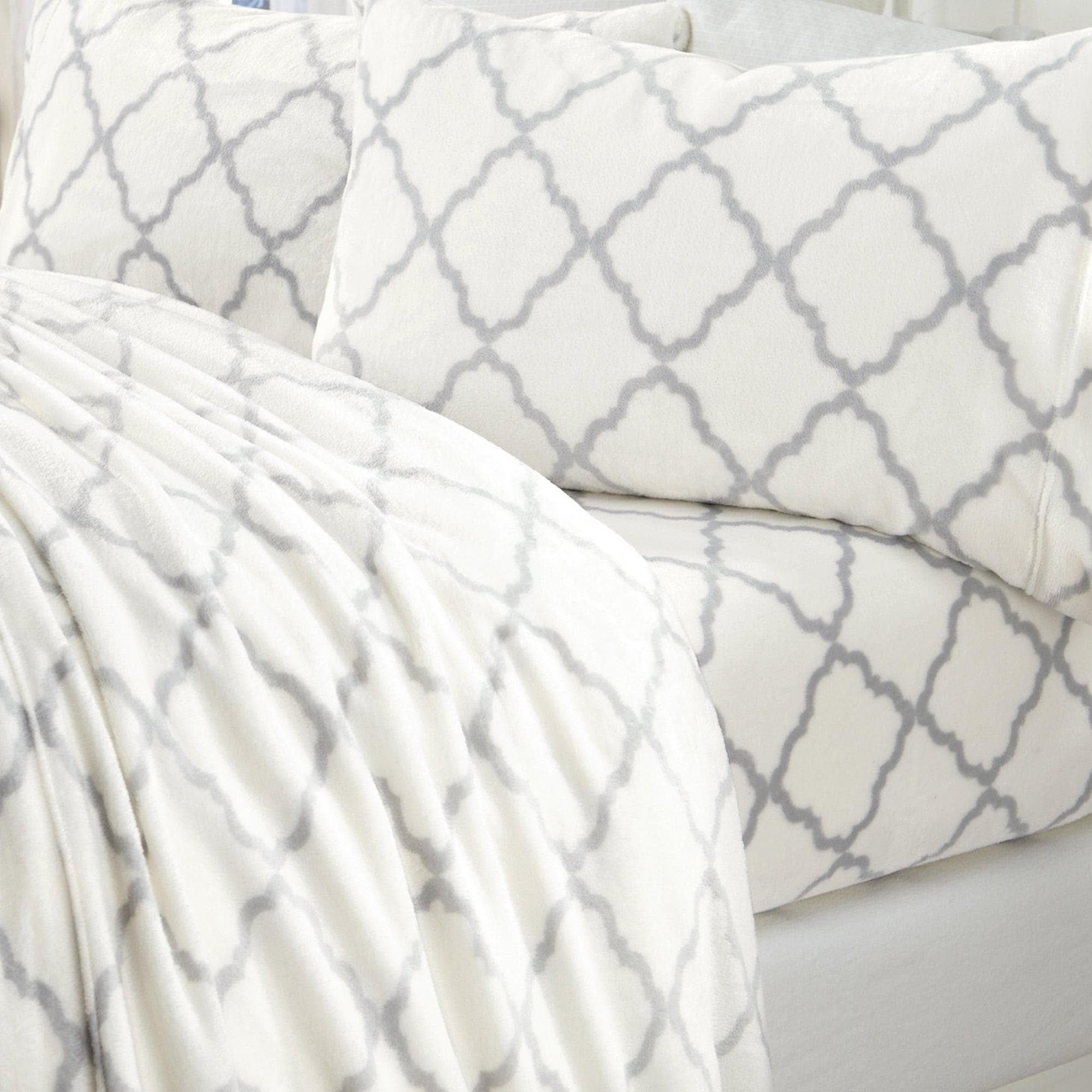 Printed Plush Sheet - Velvet Luxe Lattice Collection