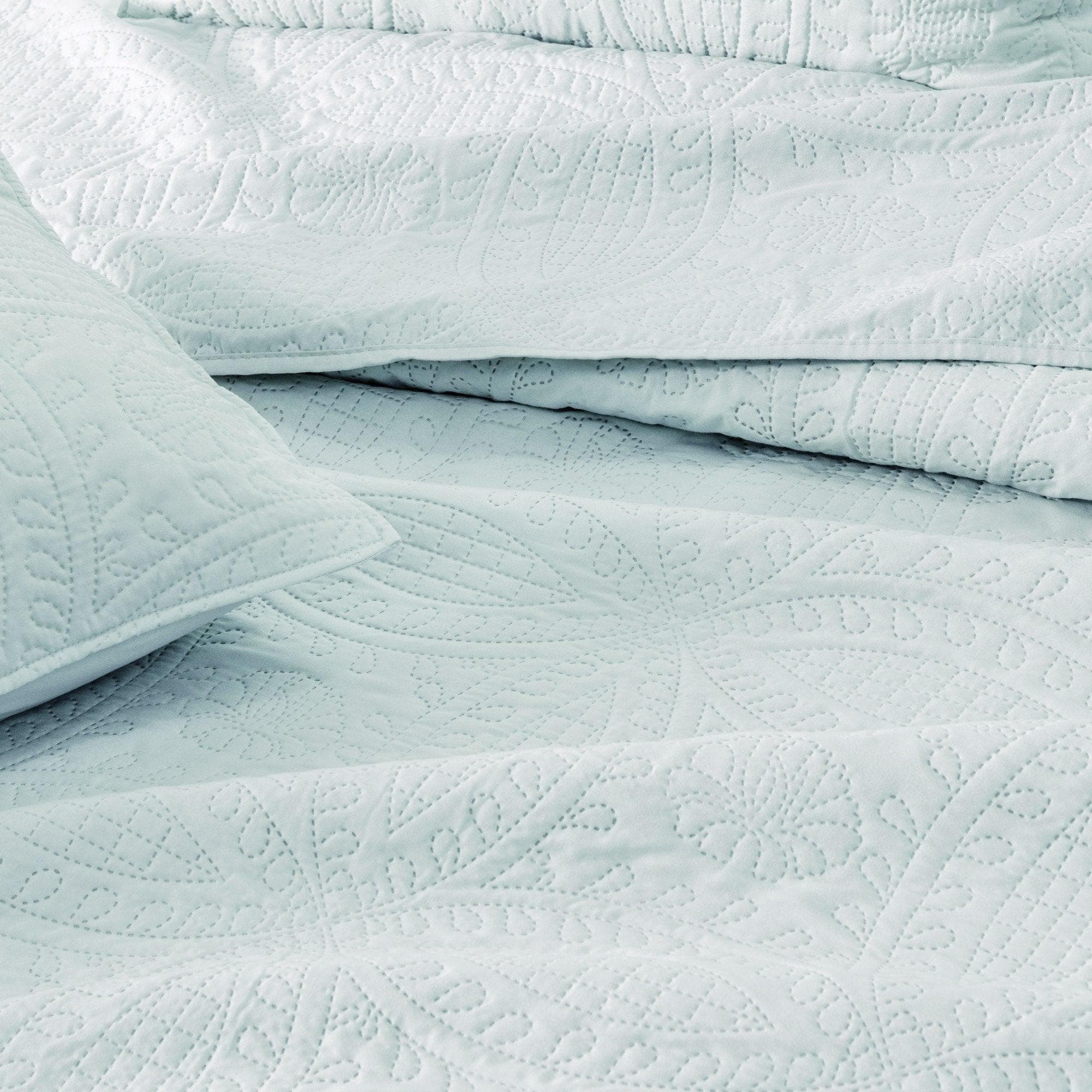Oversized Medallion Quilt Set - Clara Collection