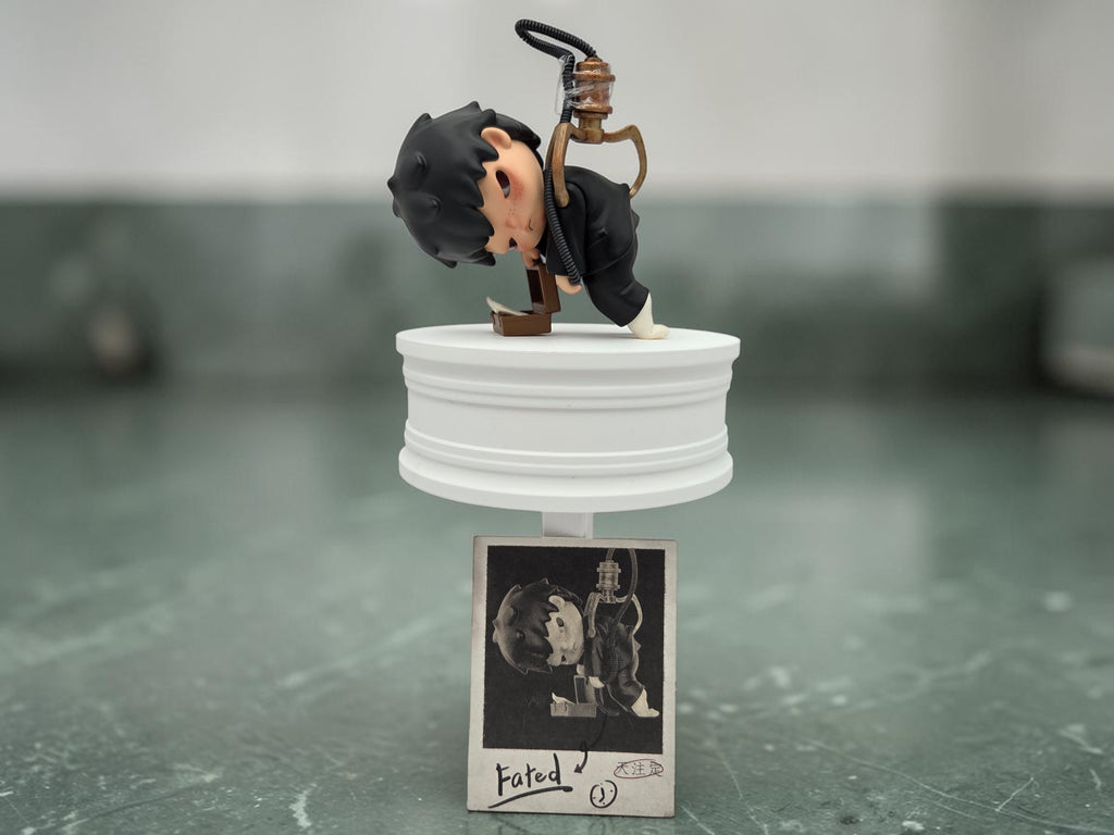 Momof2boyz Shop Hirono Tamed Wildgrass Confirmed Fated figure with black hair and outfit, on white stand with a photo.